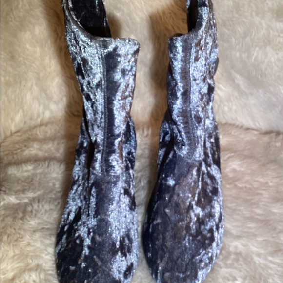 Free People womens Velvet High Low Ankle Boots size 7 - Picture 5 of 7